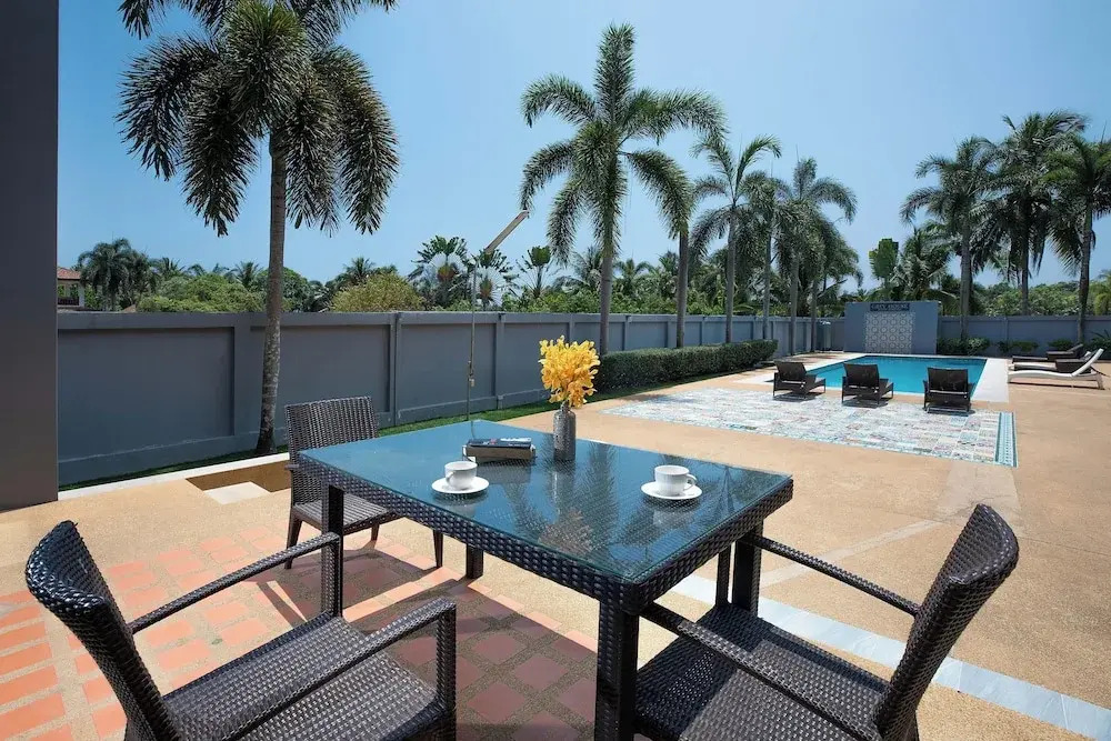 Modern 3BR Pool Access Villa Argent 6