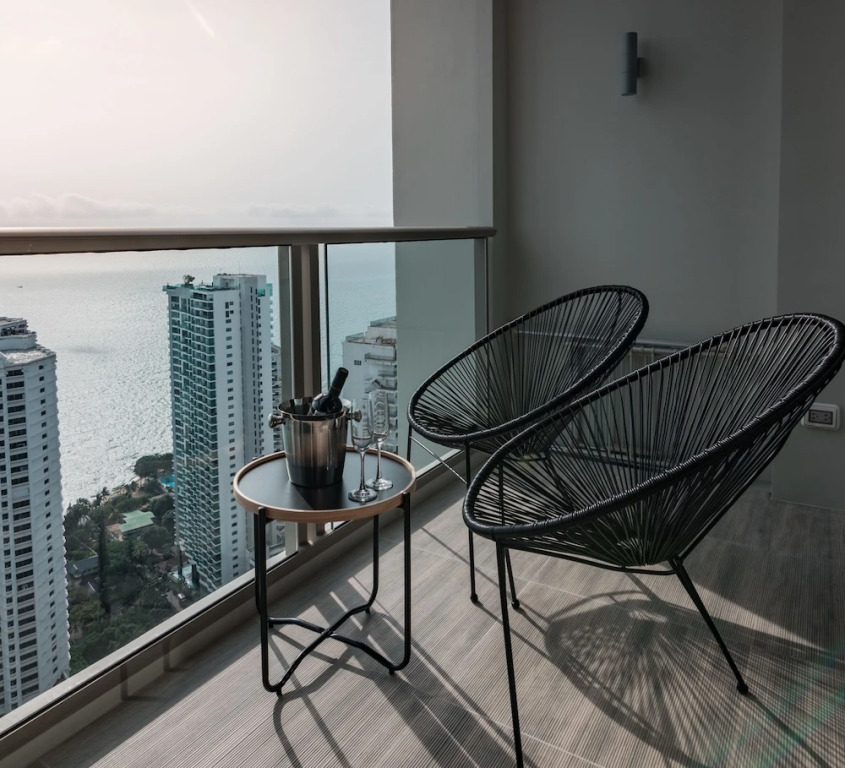 Riviera 1BR Sea View A804