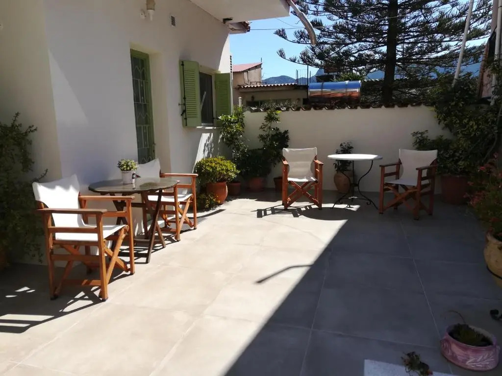 Danesi House