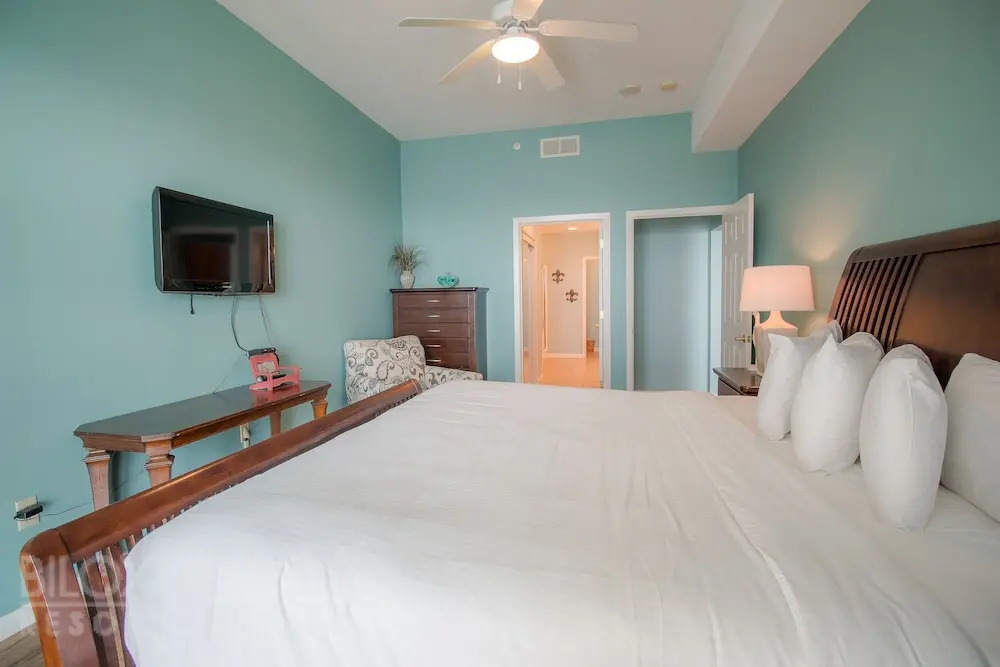 Legacy I 1303 Penthouse