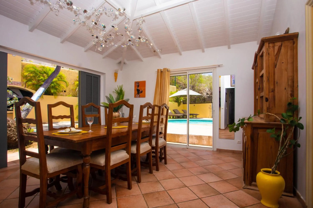 Spacious Villa with Ocean and Mountain view-4 beds