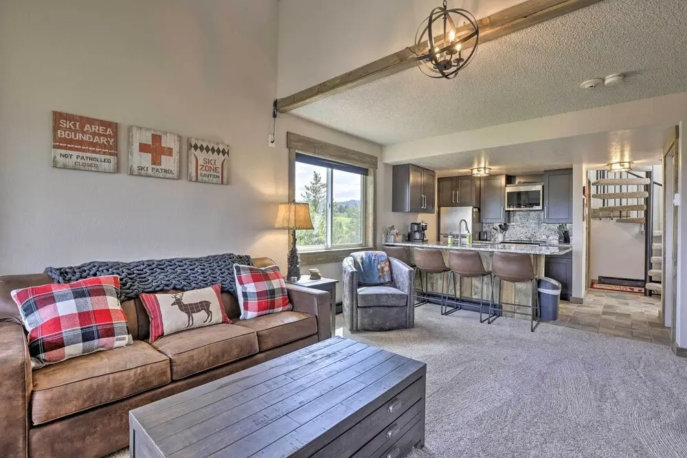 Updated Studio Loft in Granby: Epic Mountain Views