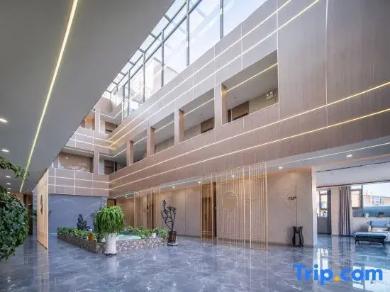 Wangshanyi Hotel (Colorful Danxia Scenic Area Branch)