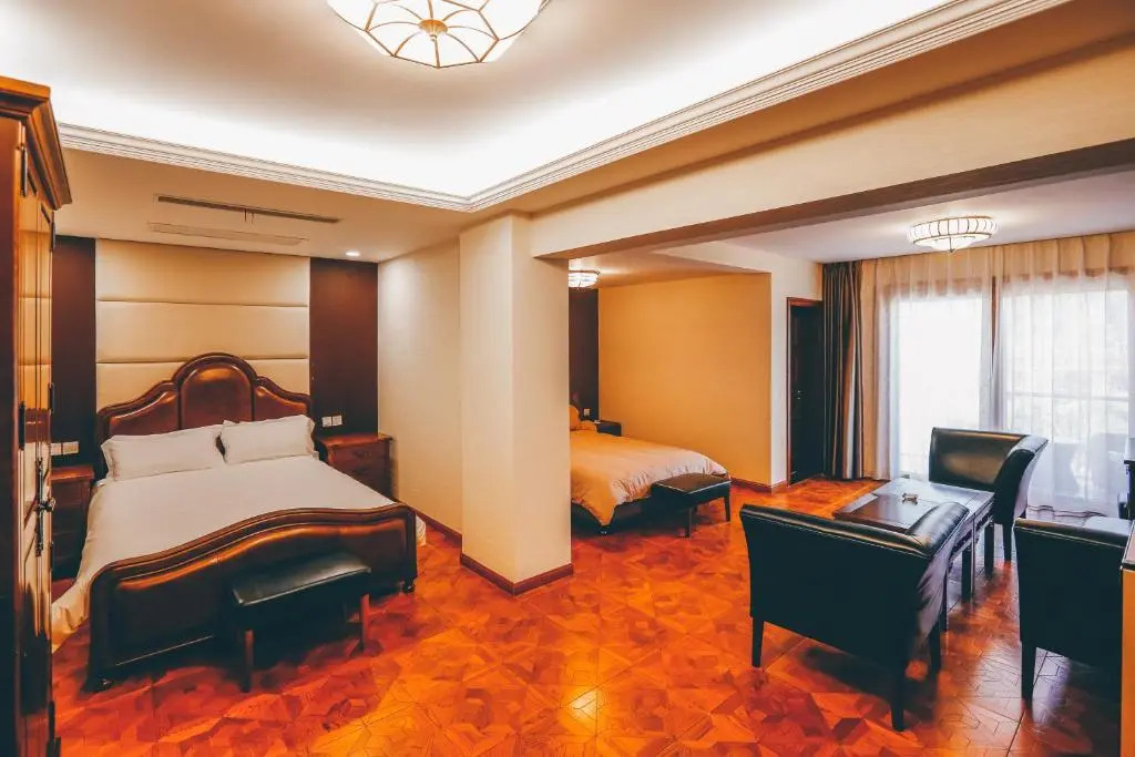Walker Changhua Brook Villa&Residence