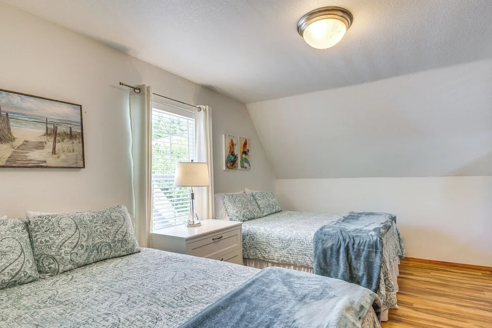 Half Mi to Beach: Rockaway Beach Home w/ Grill!