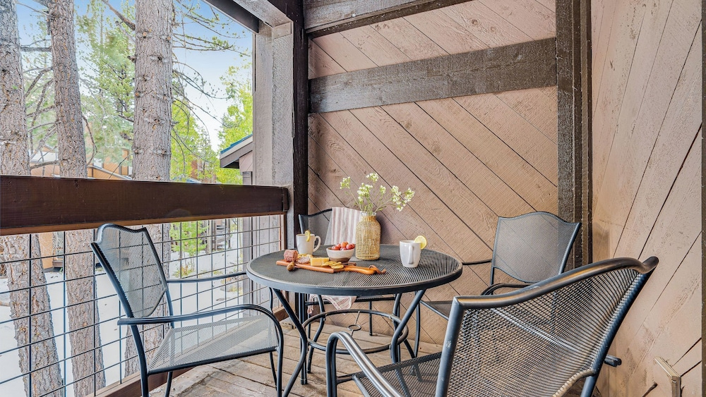 Arroyo by Avantstay Peaceful Mountain Townhouse w/ Large Private Balcony