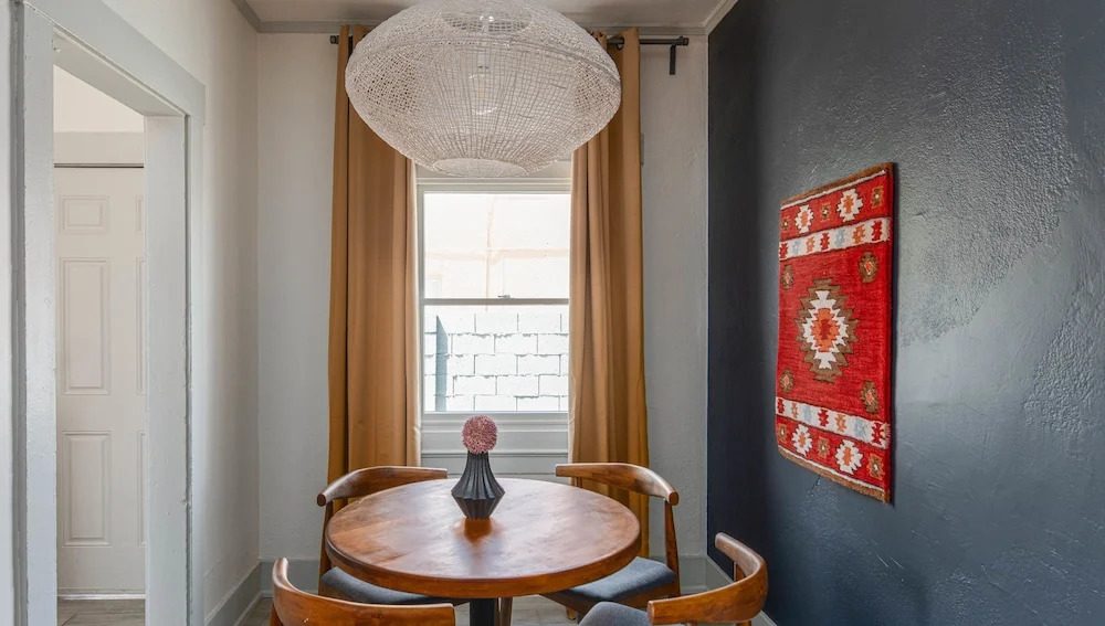 Cozy 2BR Home near Roosevelt Row by WanderJaunt