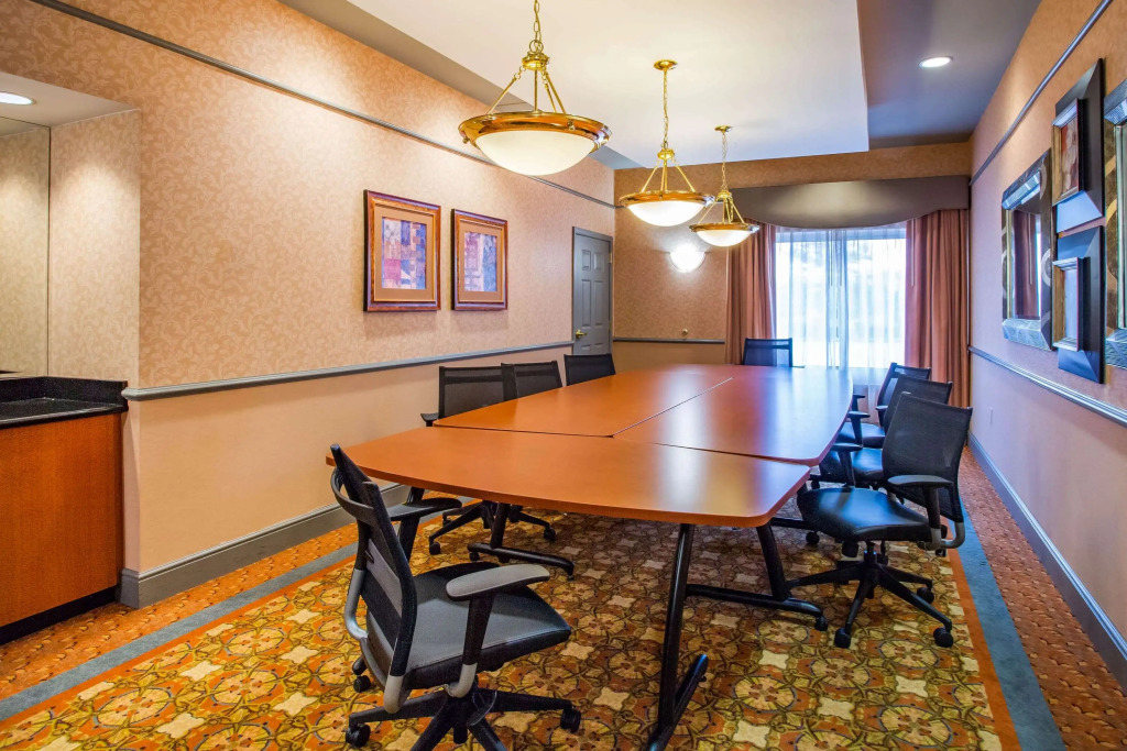 La Quinta by Wyndham Islip - MacArthur Airport
