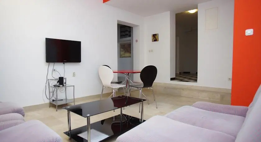Apartments Knezović