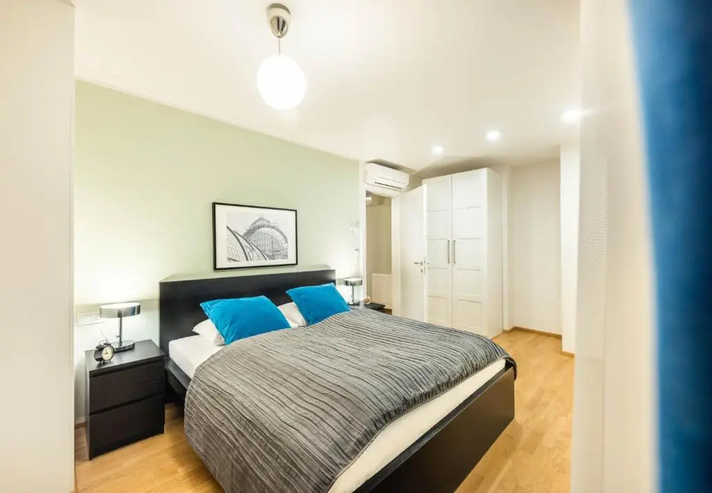 Jimmys Apartments Emerald