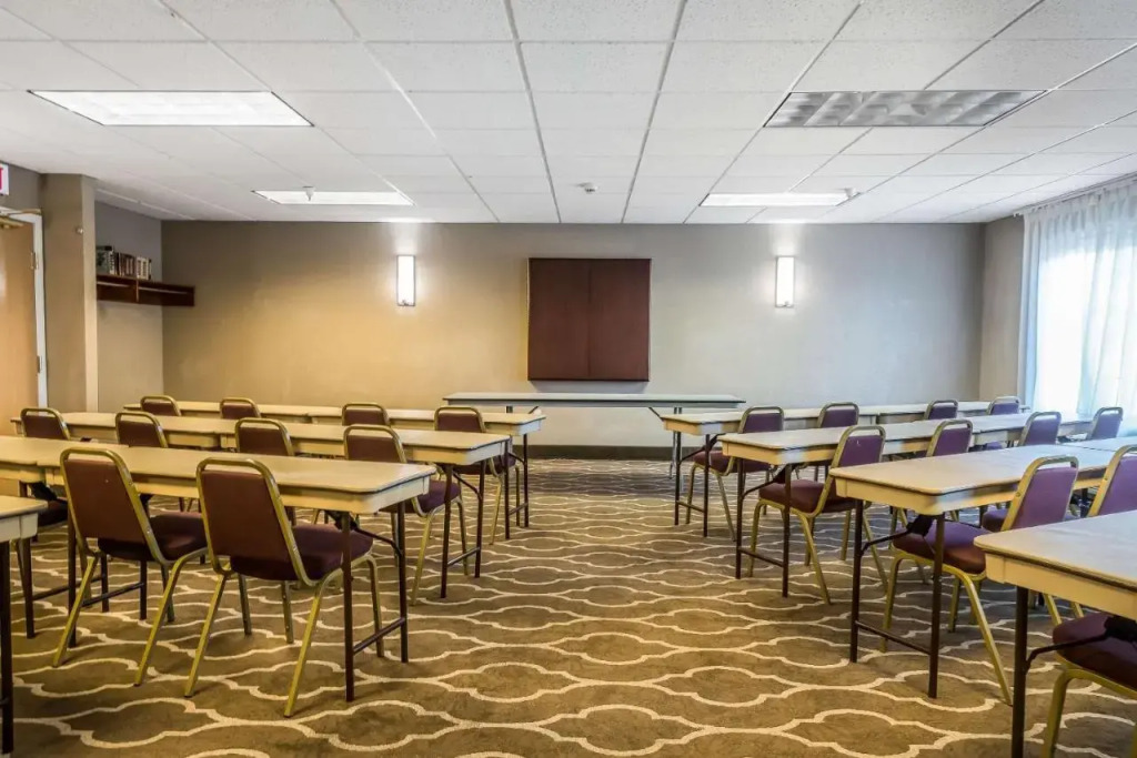 Holiday Inn Express Hotel & Suites Stillwater