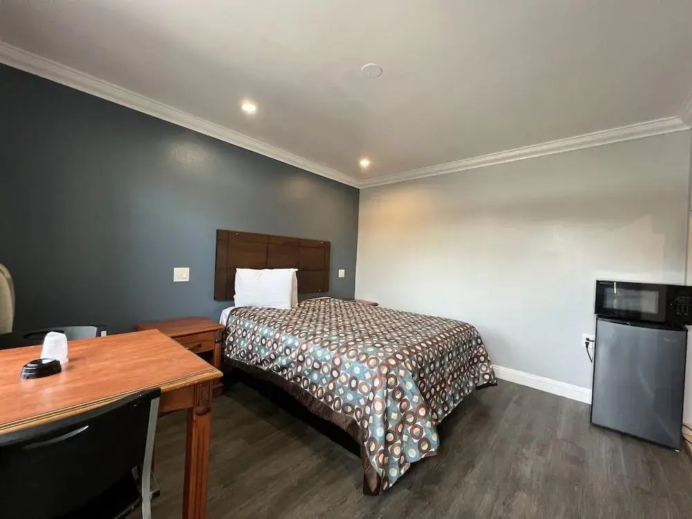 SOFI MOTEL