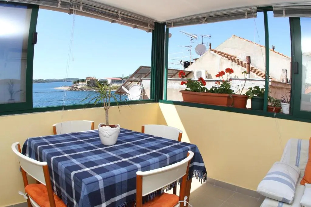 Apartment Jela