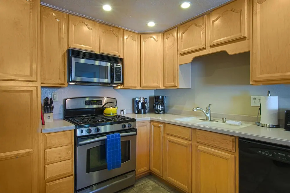 Tron - 3 Br Condo