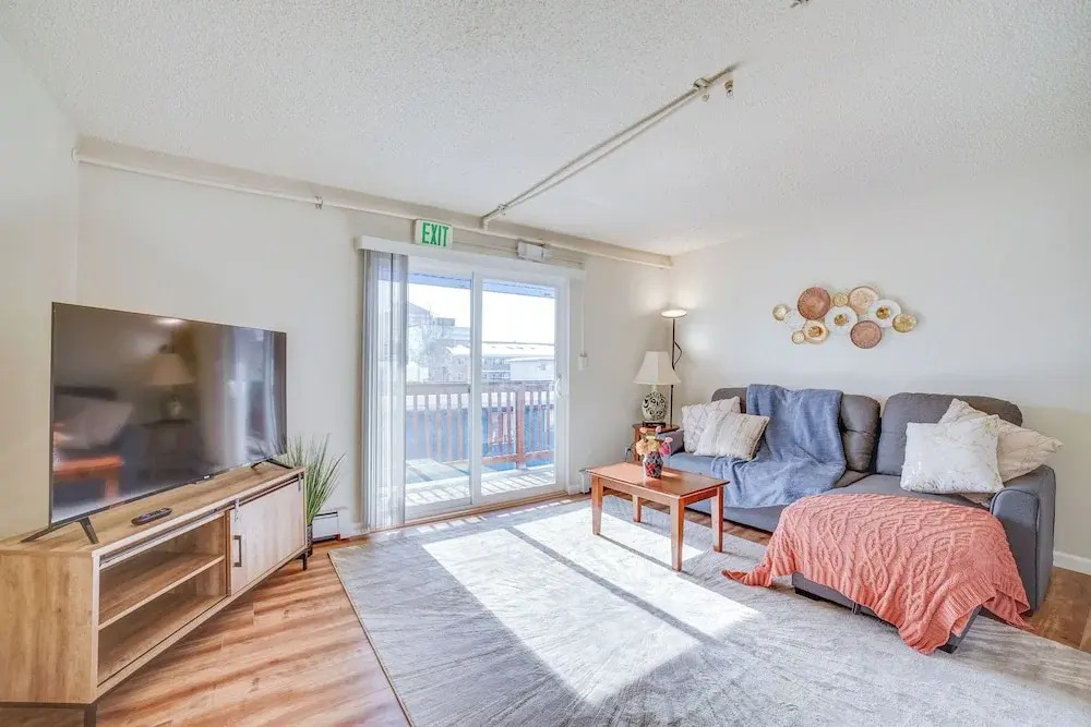 Anchorage Retreat, Walk to Dining & Entertainment