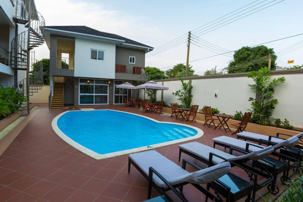 Eagles Apartments, Airport Residential