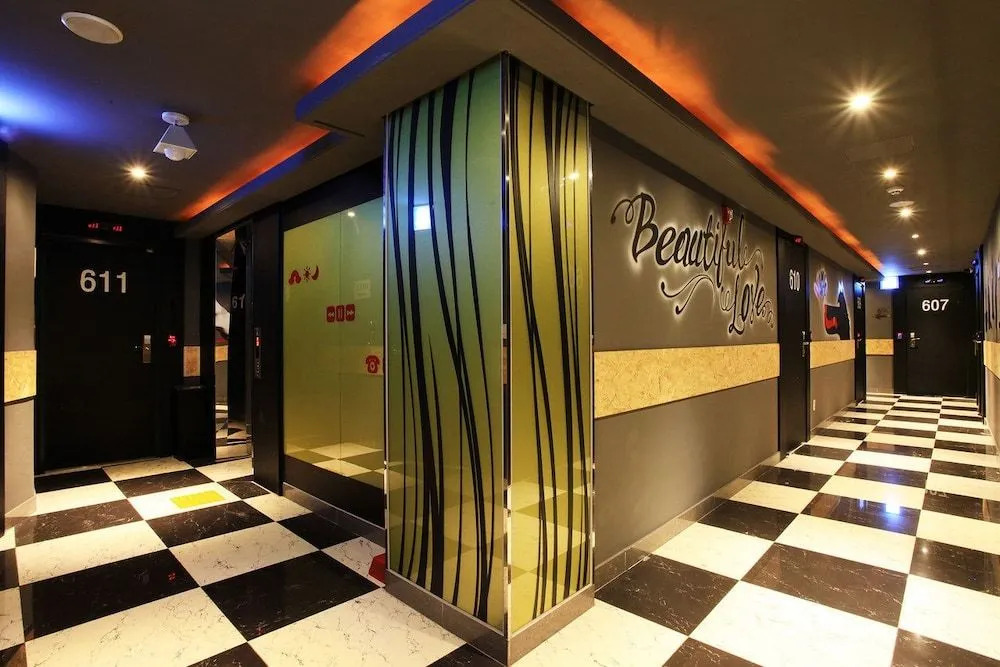 Max Hotel