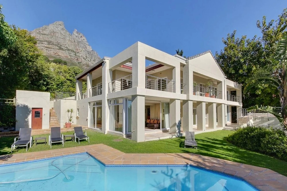 Spacious Family Home With sea Views Private Pool and Garden 100 Geneva