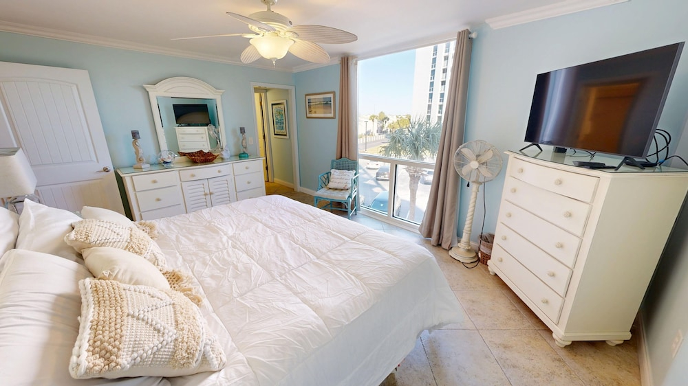 Shoreline Towers 2031 3 Bedroom Condo