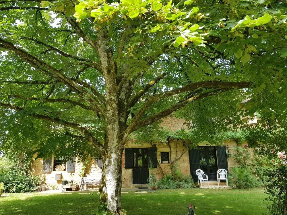 Spacious farmhouse with private heated pool in a rustic garden