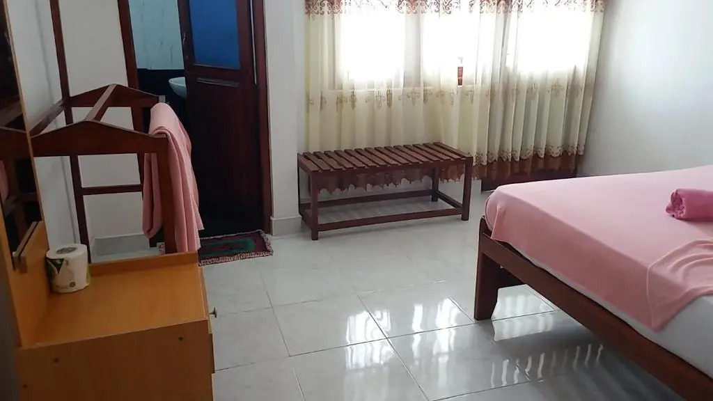 Golden View Guest Ella