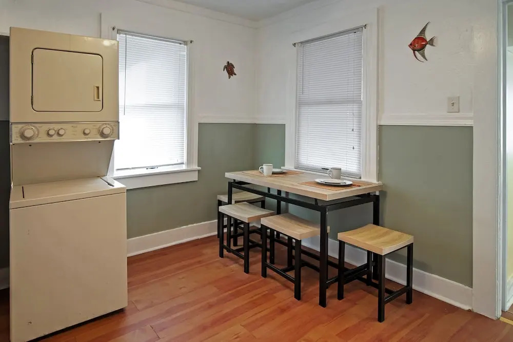 Treasure Island Cottage, Near Boardwalk & Beach!