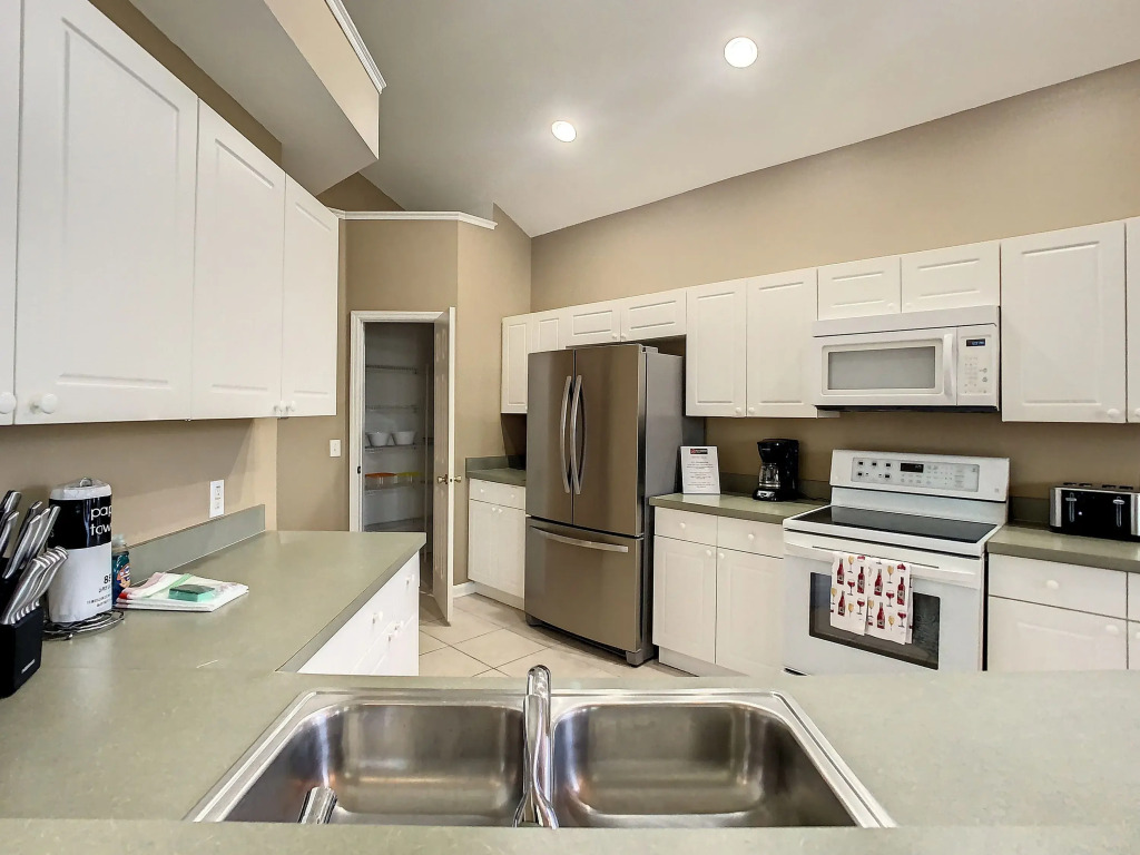 6 Bed Close to Disney in a Gated Resort Community, Four Corners