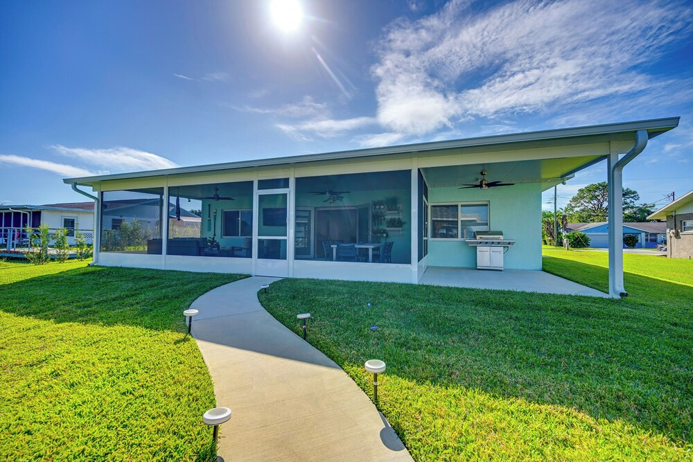Sebring Serenity: Waterfront Retreat w/ Boat Dock!
