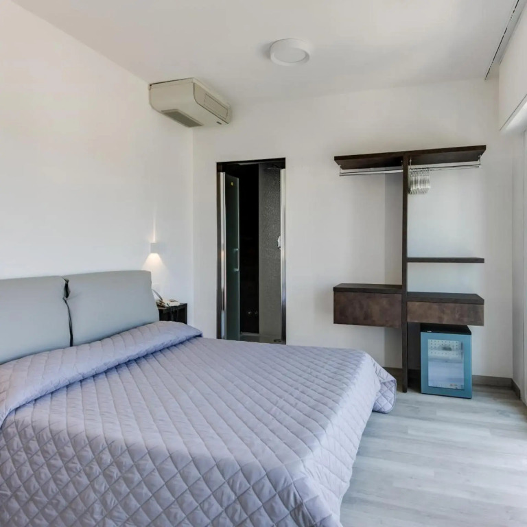 MARITTIMO Riccione - Hotel Clipper FRONTE MARE