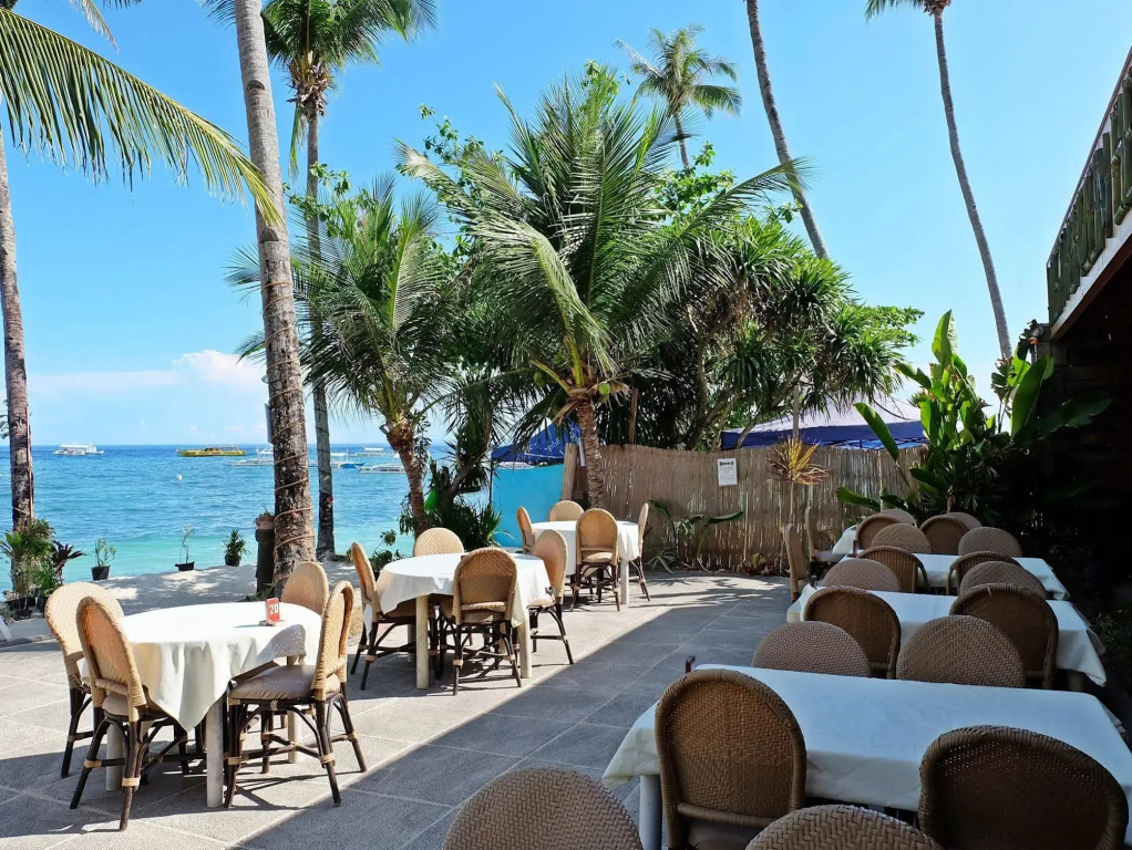 Lost Horizon Beach Dive Resort