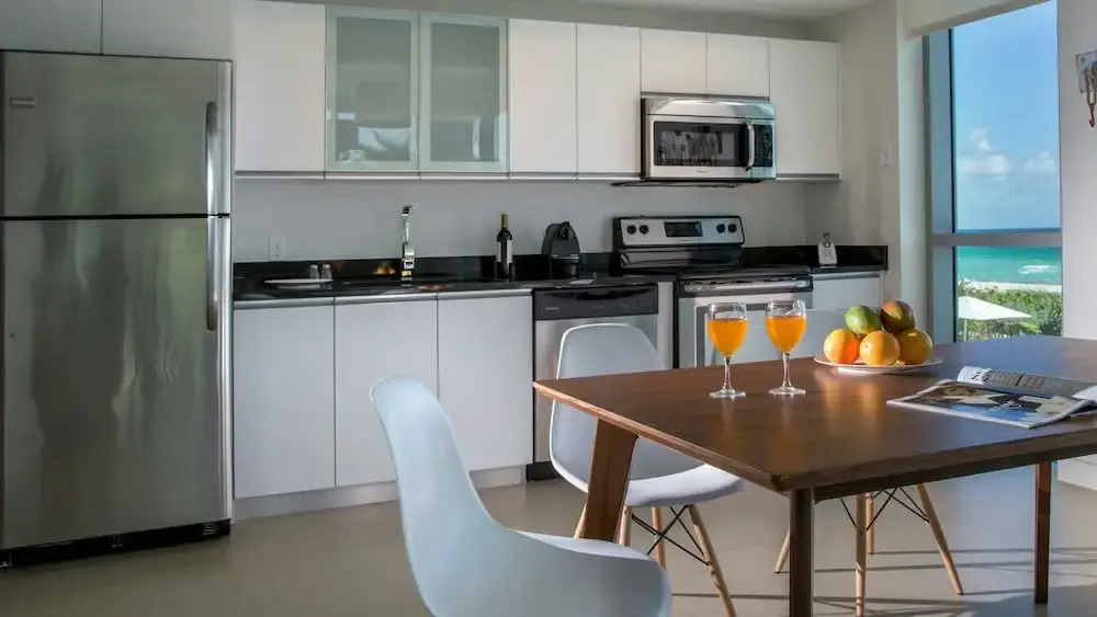 Domio Miami Beach Corner 1 BR Ocean View + Balcony