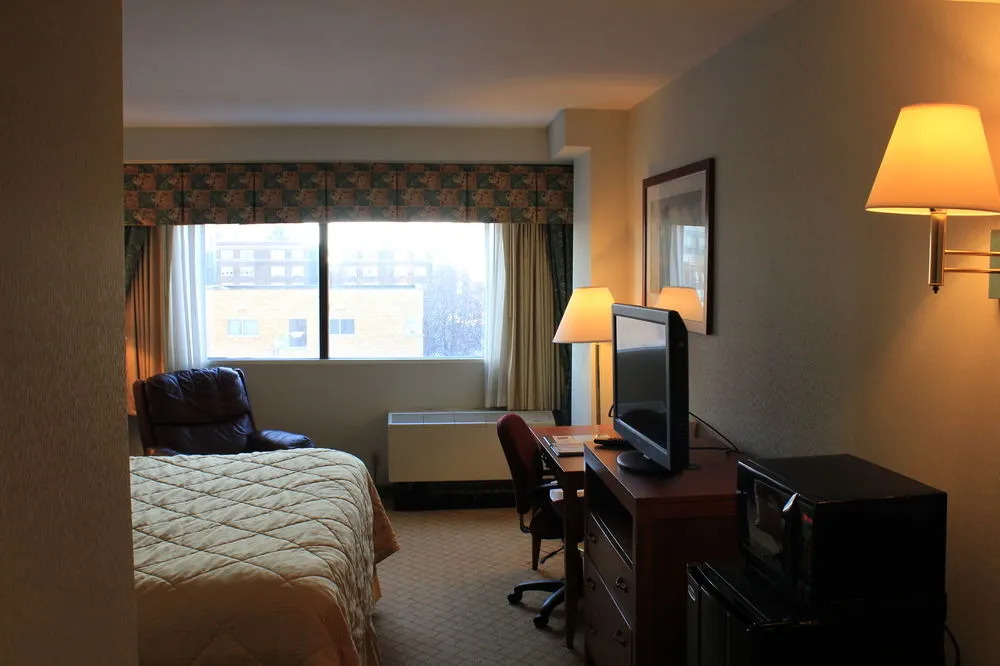 Park East Hotel