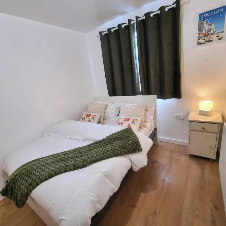 Forge Lane Cozy Apartment