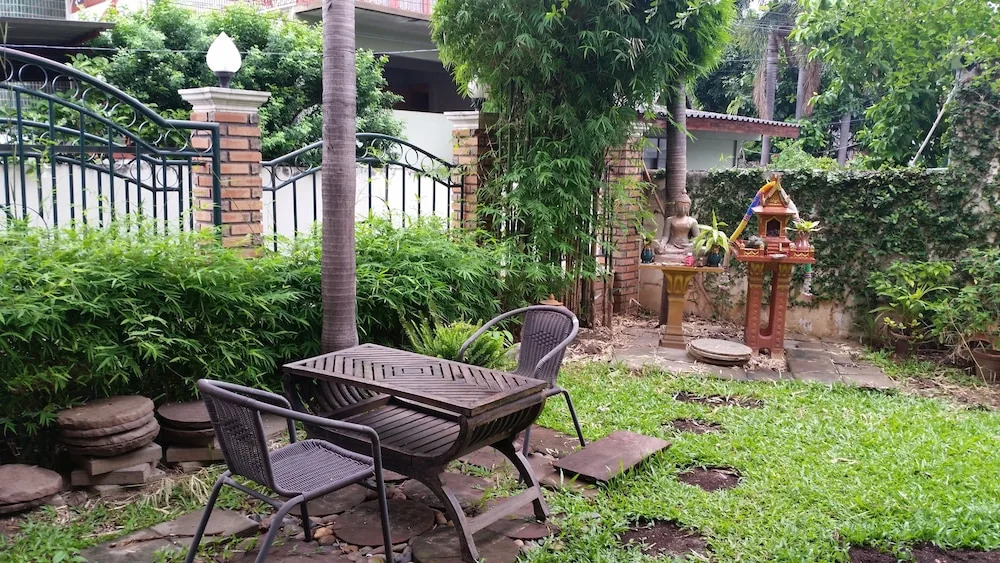Villa Oranje Chiang Mai