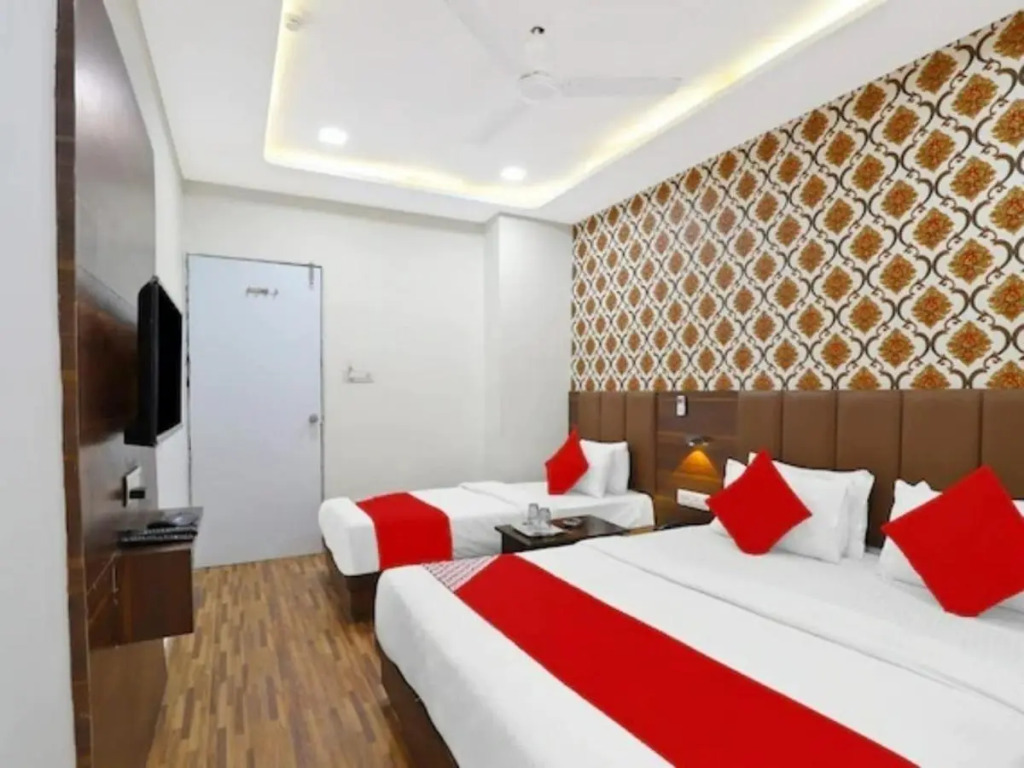 OYO Flagship 84101 Hotel Avens Inn
