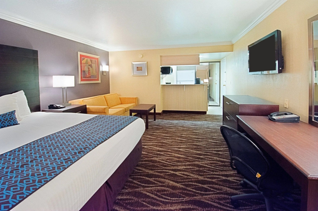 Tempe by the Mall Phoenix Airport Hotel