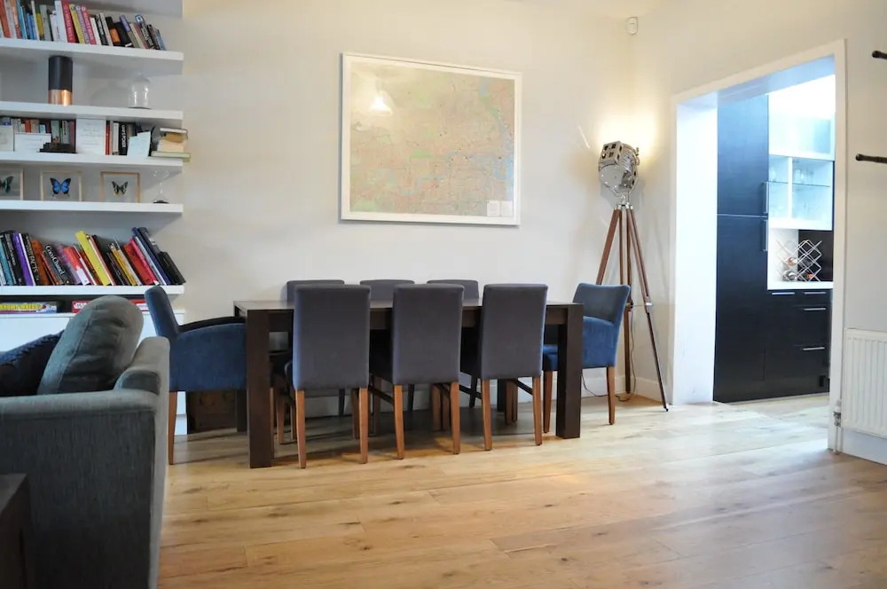 Modern 2 Bedroom House With Patio in Battersea