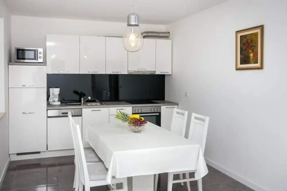 Apartment Dupcic - Two Bedroom Apartment With Balcony