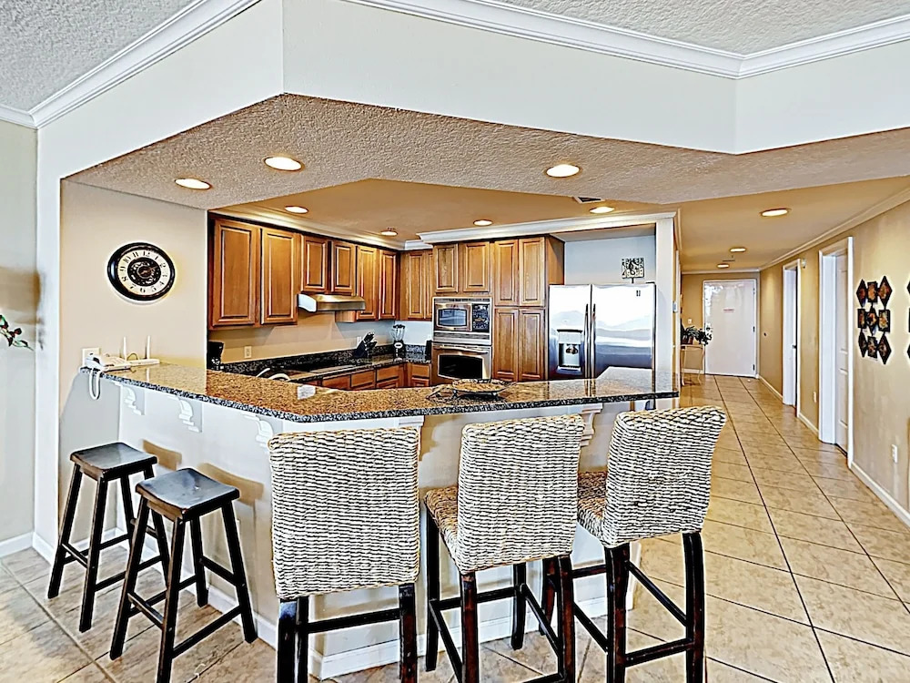 New Listing! Beachfront Gem W/ Resort Amenities 3 Bedroom Condo