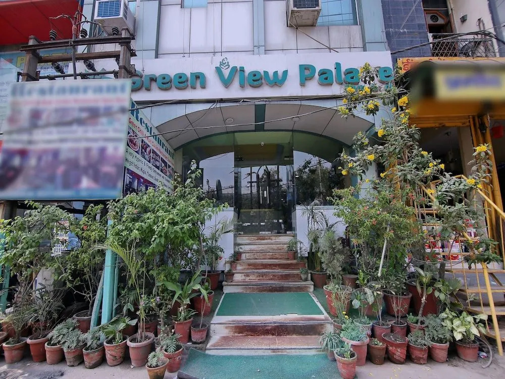 Treebo Green View, Noida