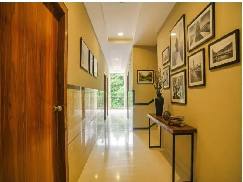 FabHotel Royal Palace