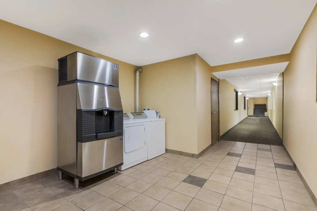 Econo Lodge Inn & Suites Yankton