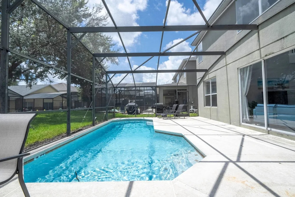 Free Pool Heat if you Stay in the Month of November