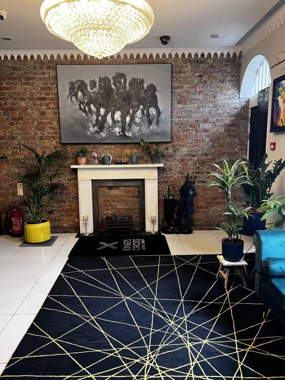 The Melville Hotel by Rokxy- Kings Cross