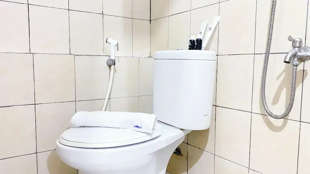 2Br Green Pramuka City Apartment Near Shopping Center
