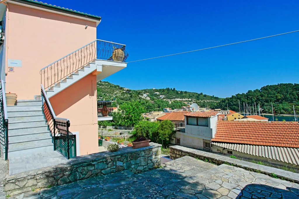 Avgi Studio In Gaios