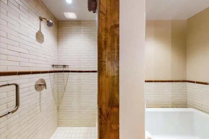 Luxury 4 Bedroom Penthouse Rental Off Main Street Within Walking Distance To Peak 9