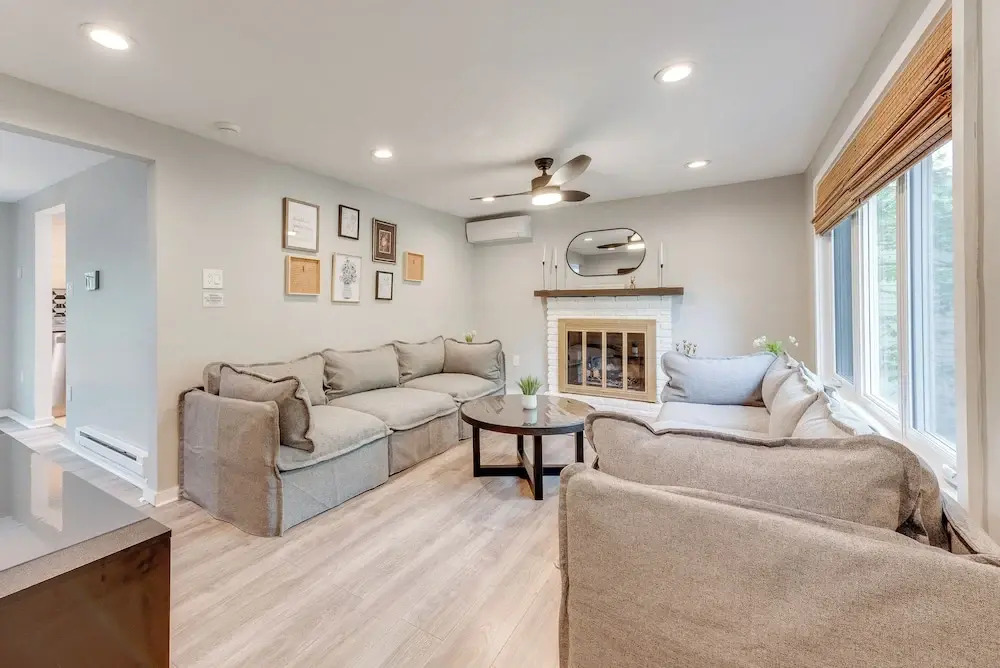 Game Room & Deck: Family Home in Tobyhanna!