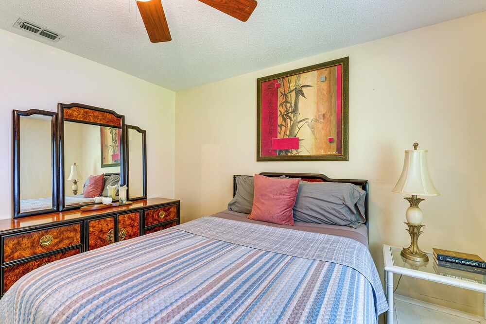 Waterfront Deck & Private Dock! Rainbow River Home
