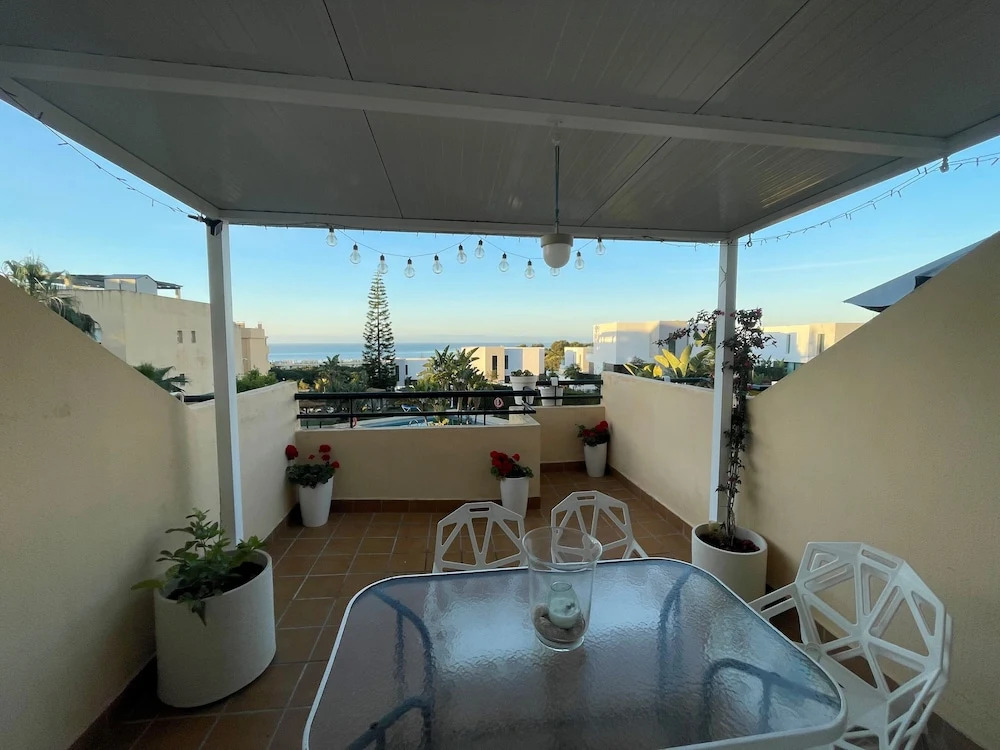 Precioso Apartamento Cerca de Marbella con Vistas y Playa